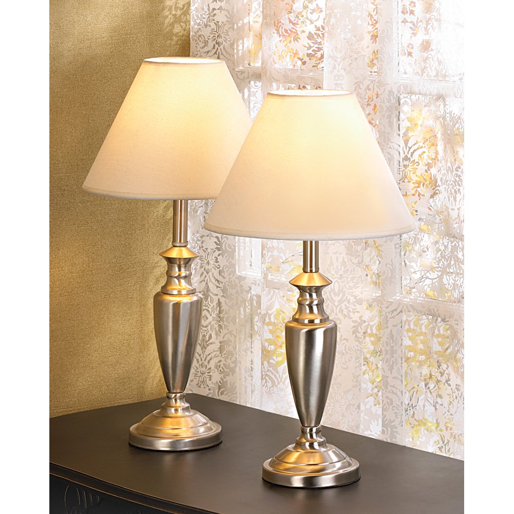 Contemporary lamp trio