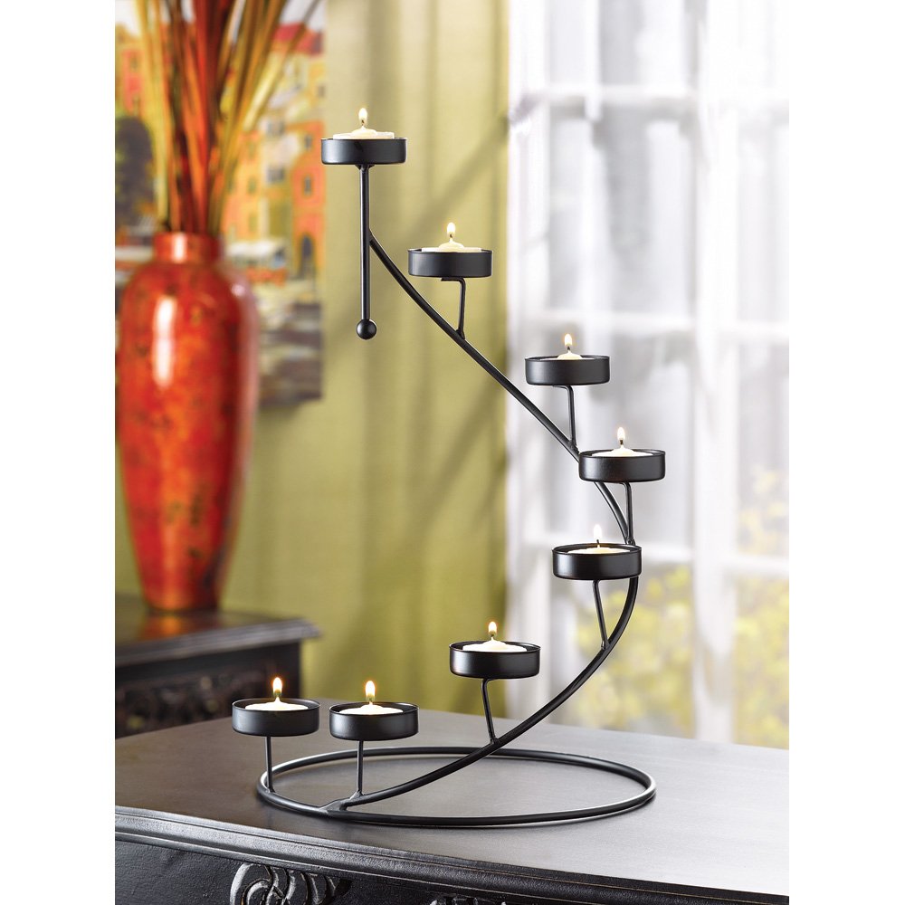 Metal spiral candleholder